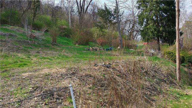 1707 West Ave, Beaver Falls, PA 15010