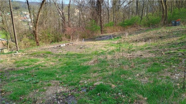 1707 West Ave, Beaver Falls, PA 15010