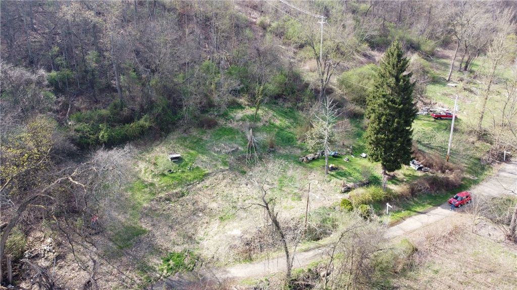 1707 West Ave, Beaver Falls, PA 15010