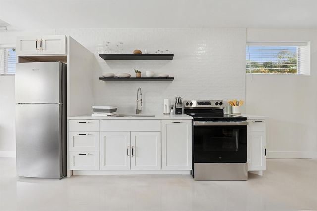 125 NW 3rd Avenue, Delray Beach, FL 33444