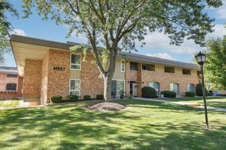 11927 Appleton AVENUE #6, Milwaukee, WI 53224