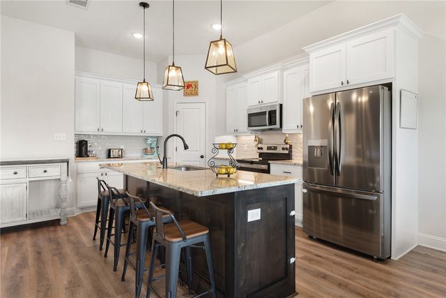 401 Brazos Bend, Snook, TX 77878