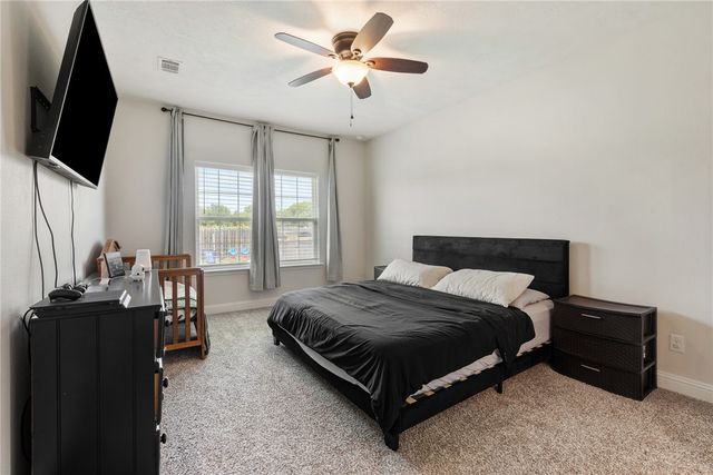 401 Brazos Bend, Snook, TX 77878