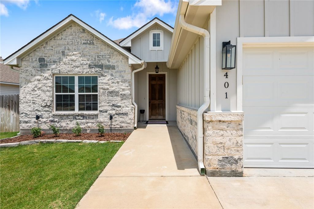 401 Brazos Bend, Snook, TX 77878 — photo 3