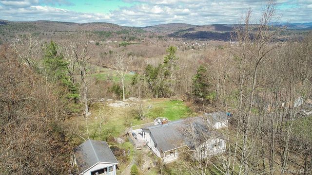 4 Old Plank Road, Ellenville, NY 12428