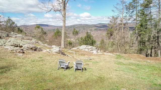 4 Old Plank Road, Ellenville, NY 12428