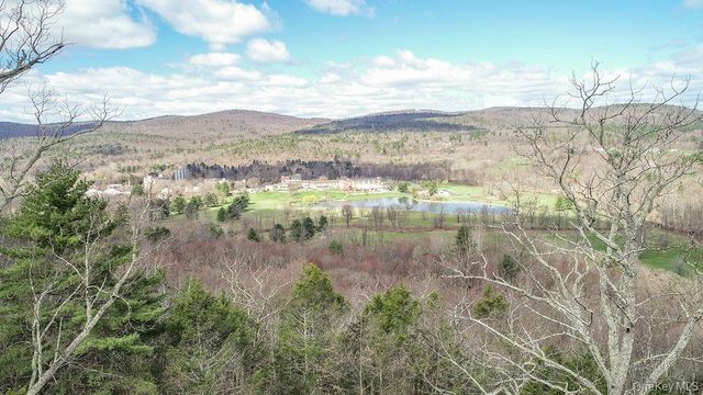 4 Old Plank Road, Ellenville, NY 12428