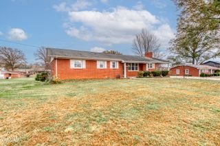 879 Northeast Wayne Avenue, Abingdon, VA 24210