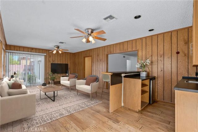 15933 Tupper Street, North Hills, CA 91343
