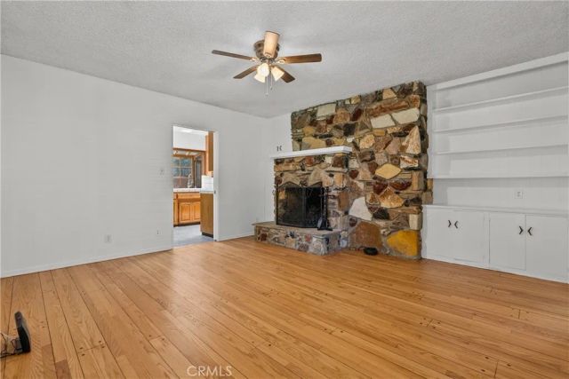 15933 Tupper Street, North Hills, CA 91343