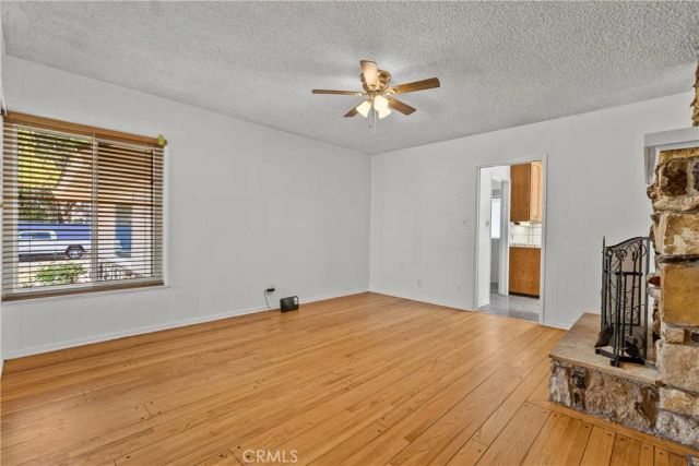 15933 Tupper Street, North Hills, CA 91343