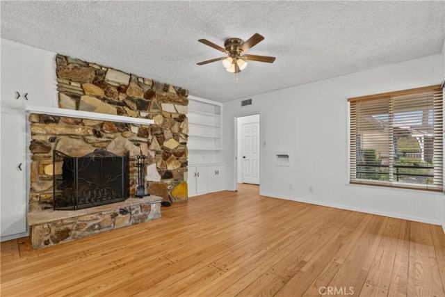 15933 Tupper Street, North Hills, CA 91343