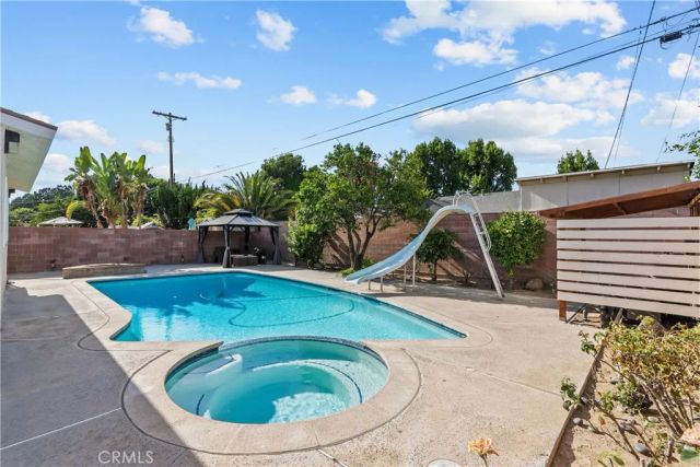 15933 Tupper Street, North Hills, CA 91343