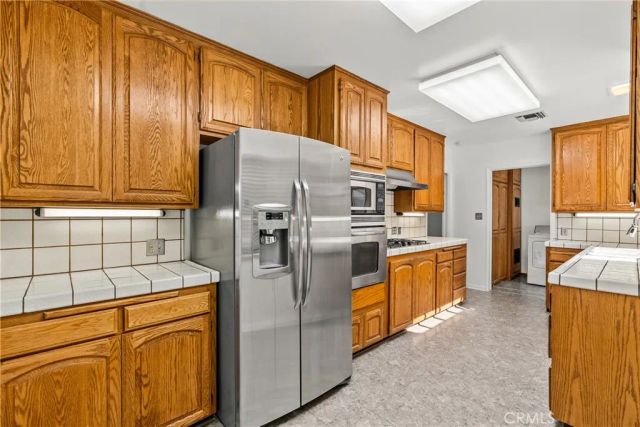15933 Tupper Street, North Hills, CA 91343