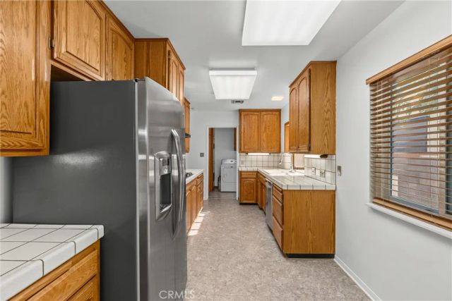 15933 Tupper Street, North Hills, CA 91343
