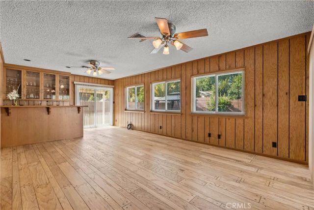 15933 Tupper Street, North Hills, CA 91343