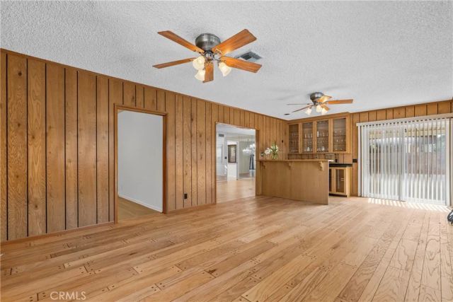 15933 Tupper Street, North Hills, CA 91343