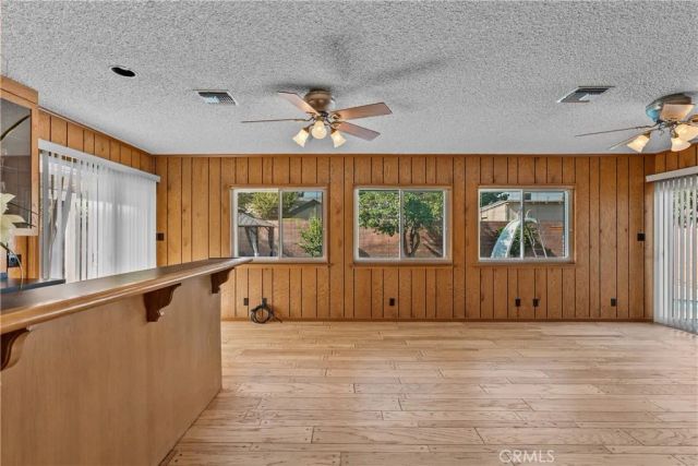 15933 Tupper Street, North Hills, CA 91343