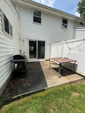 3 Ba Dr G, North Attleboro, MA 02760
