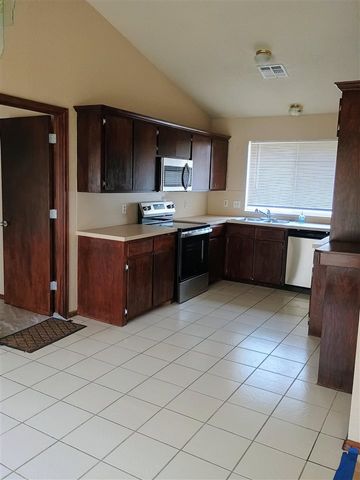 4908 SE Randolph Rd, Lawton, OK 73501