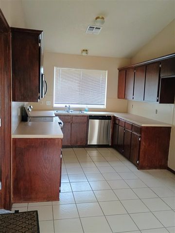 4908 SE Randolph Rd, Lawton, OK 73501