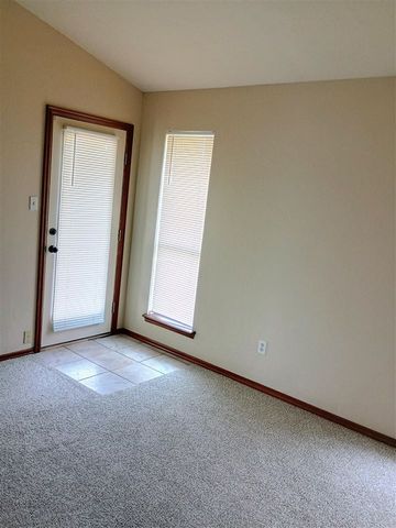 4908 SE Randolph Rd, Lawton, OK 73501