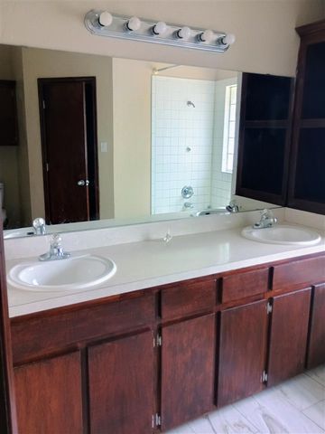 4908 SE Randolph Rd, Lawton, OK 73501