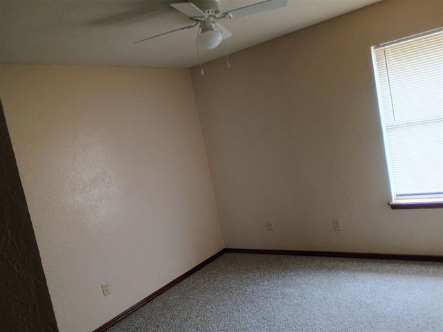 4908 SE Randolph Rd, Lawton, OK 73501