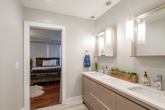 2106 9th Ave N Apt 4, Nashville, TN 37208