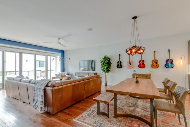 2106 9th Ave N Apt 4, Nashville, TN 37208
