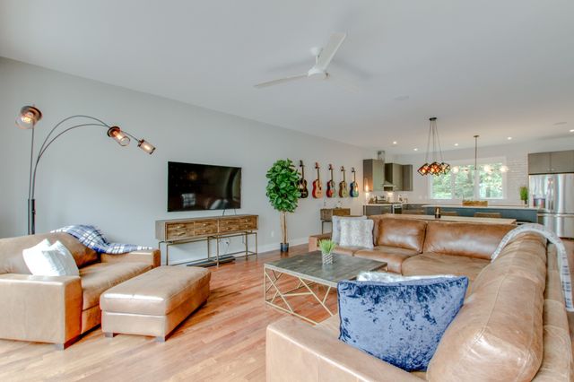 2106 9th Ave N Apt 4, Nashville, TN 37208