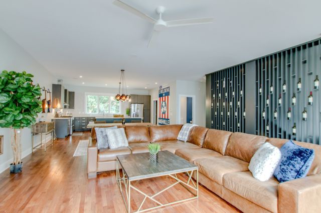 2106 9th Ave N Apt 4, Nashville, TN 37208