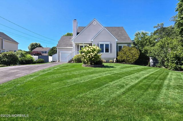 137 Bowline Road, Manahawkin, NJ 08050