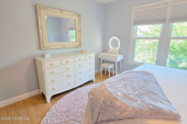 137 Bowline Road, Manahawkin, NJ 08050