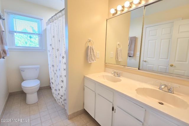 137 Bowline Road, Manahawkin, NJ 08050