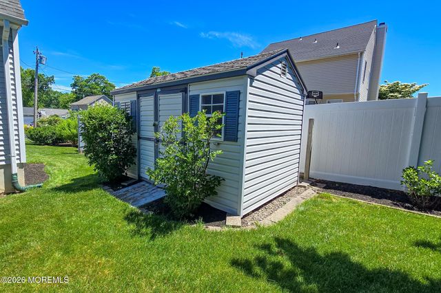 137 Bowline Road, Manahawkin, NJ 08050