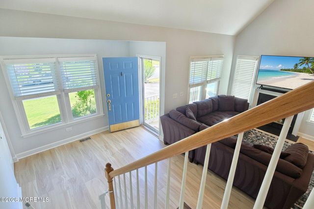 137 Bowline Road, Manahawkin, NJ 08050