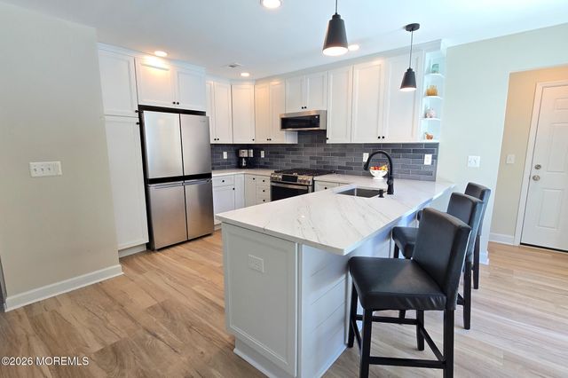 137 Bowline Road, Manahawkin, NJ 08050