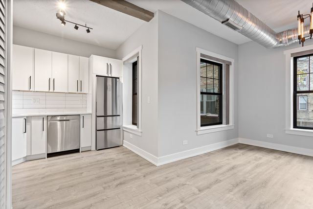 7645 N SHERIDAN Road 204, Chicago, IL 60626