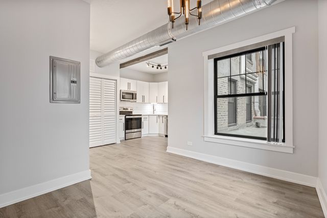 7645 N SHERIDAN Road 204, Chicago, IL 60626
