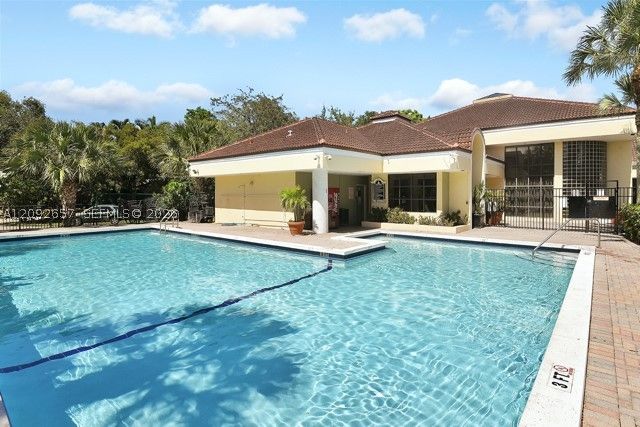 2445 SW 18th Ter 909, Fort Lauderdale, FL 33315