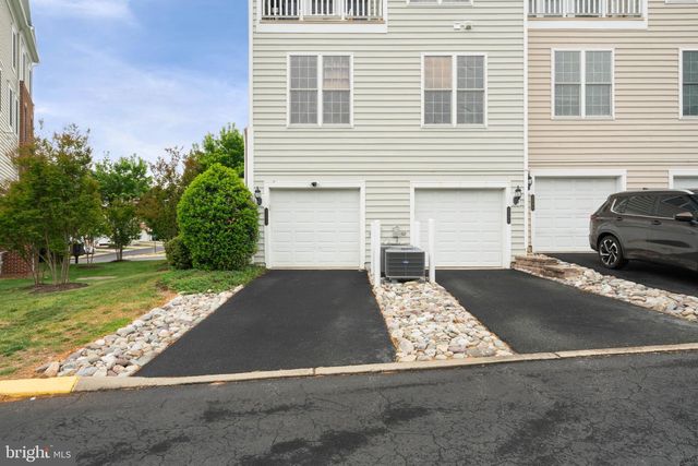 2392 BROOKMOOR LN, Woodbridge, VA 22191