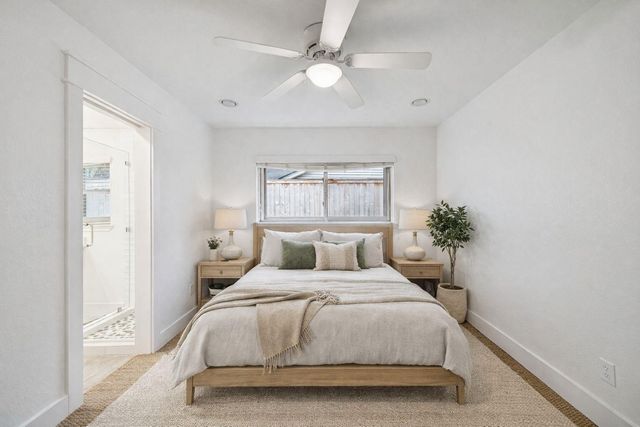 8911 Echo Valley Drive, Spring Valley Village, TX 77055