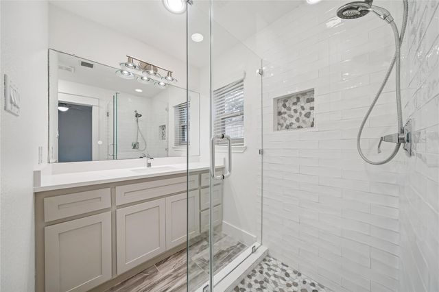 8911 Echo Valley Drive, Spring Valley Village, TX 77055