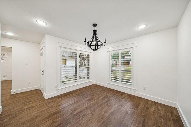 8911 Echo Valley Drive, Spring Valley Village, TX 77055