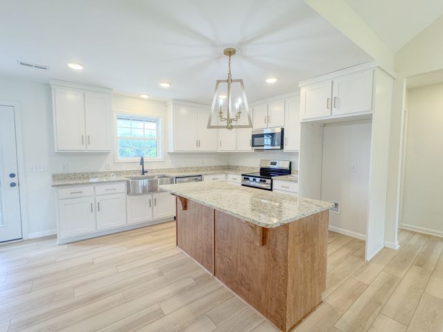 4649 Scottsville Rd, Lafayette, TN 37083