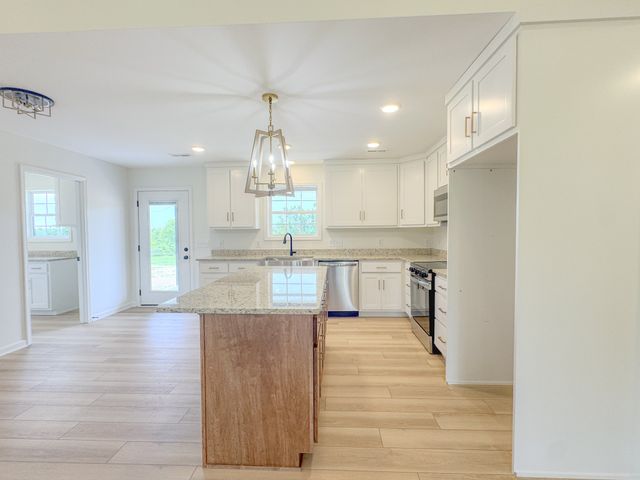 4649 Scottsville Rd, Lafayette, TN 37083