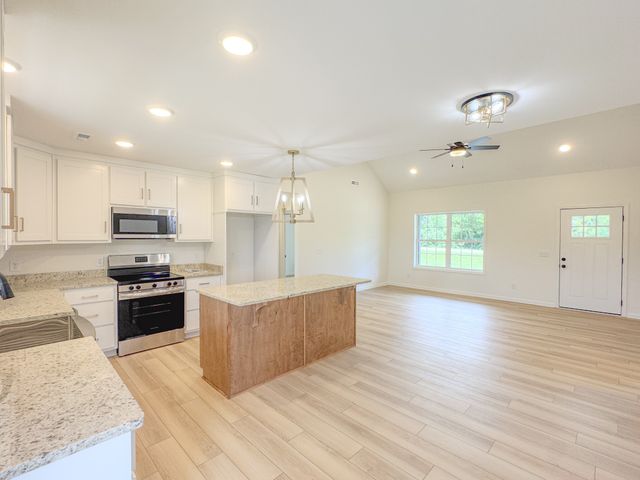 4649 Scottsville Rd, Lafayette, TN 37083