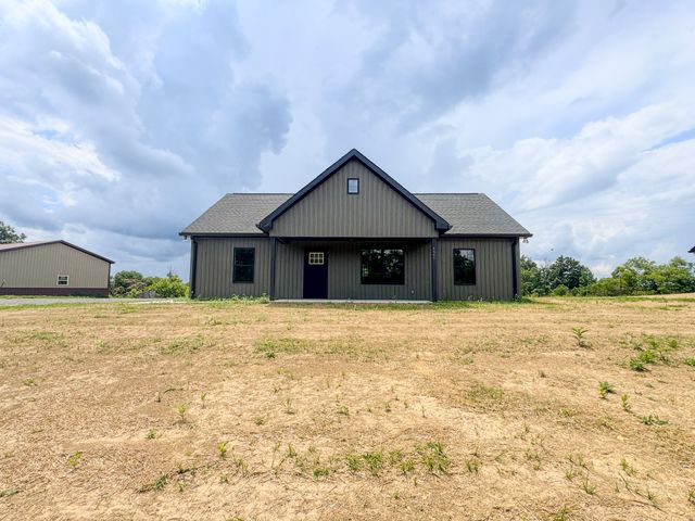 4649 Scottsville Rd, Lafayette, TN 37083