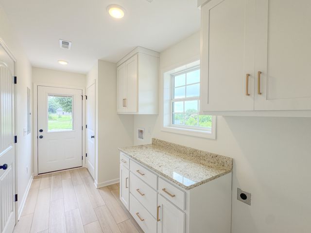 4649 Scottsville Rd, Lafayette, TN 37083
